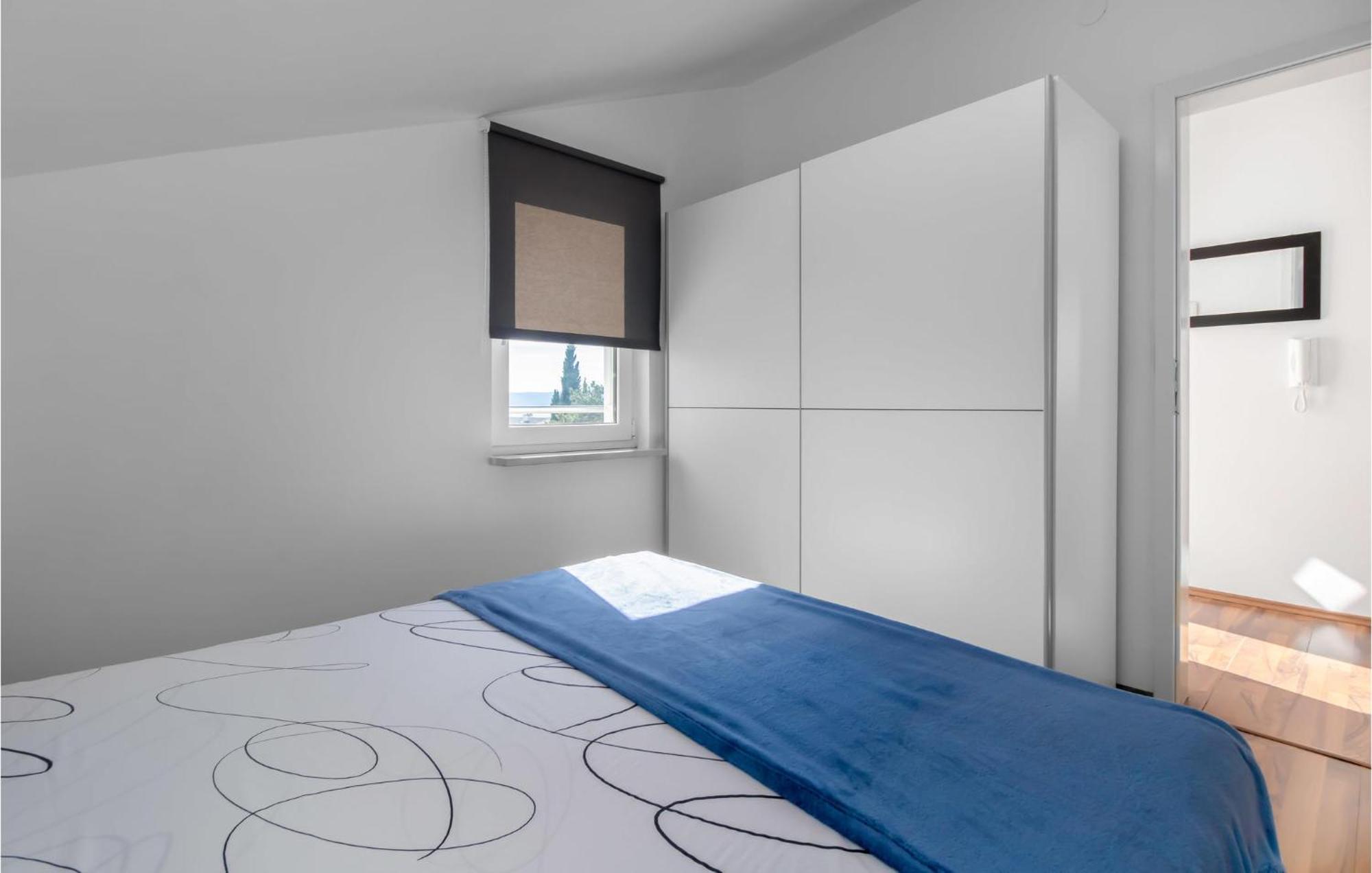 Stunning Apartment In Dramalj With House Sea View מראה חיצוני תמונה