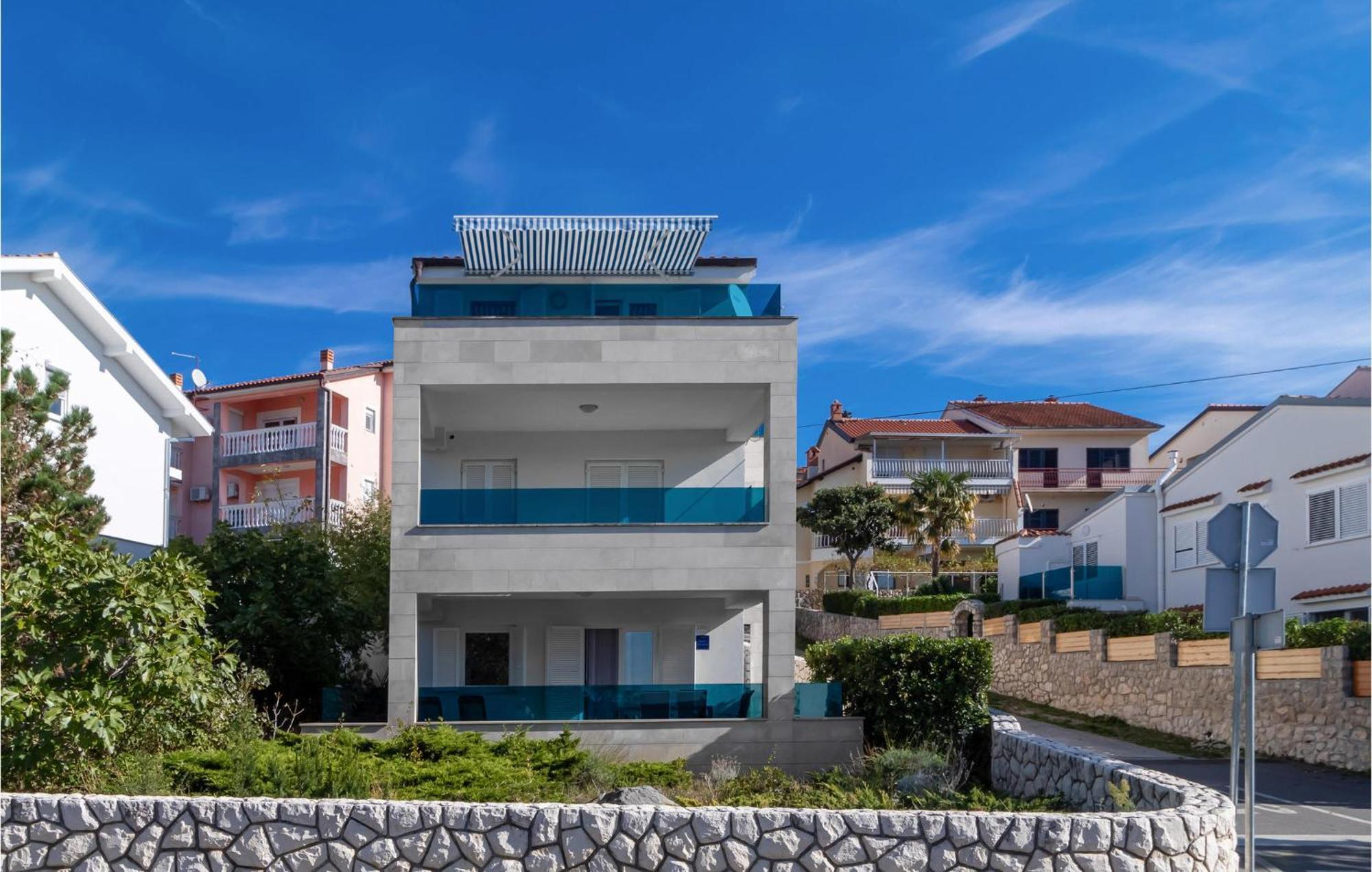 Stunning Apartment In Dramalj With House Sea View מראה חיצוני תמונה