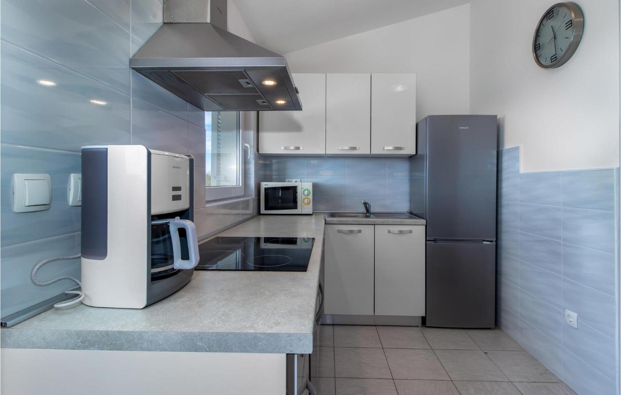 Stunning Apartment In Dramalj With House Sea View מראה חיצוני תמונה