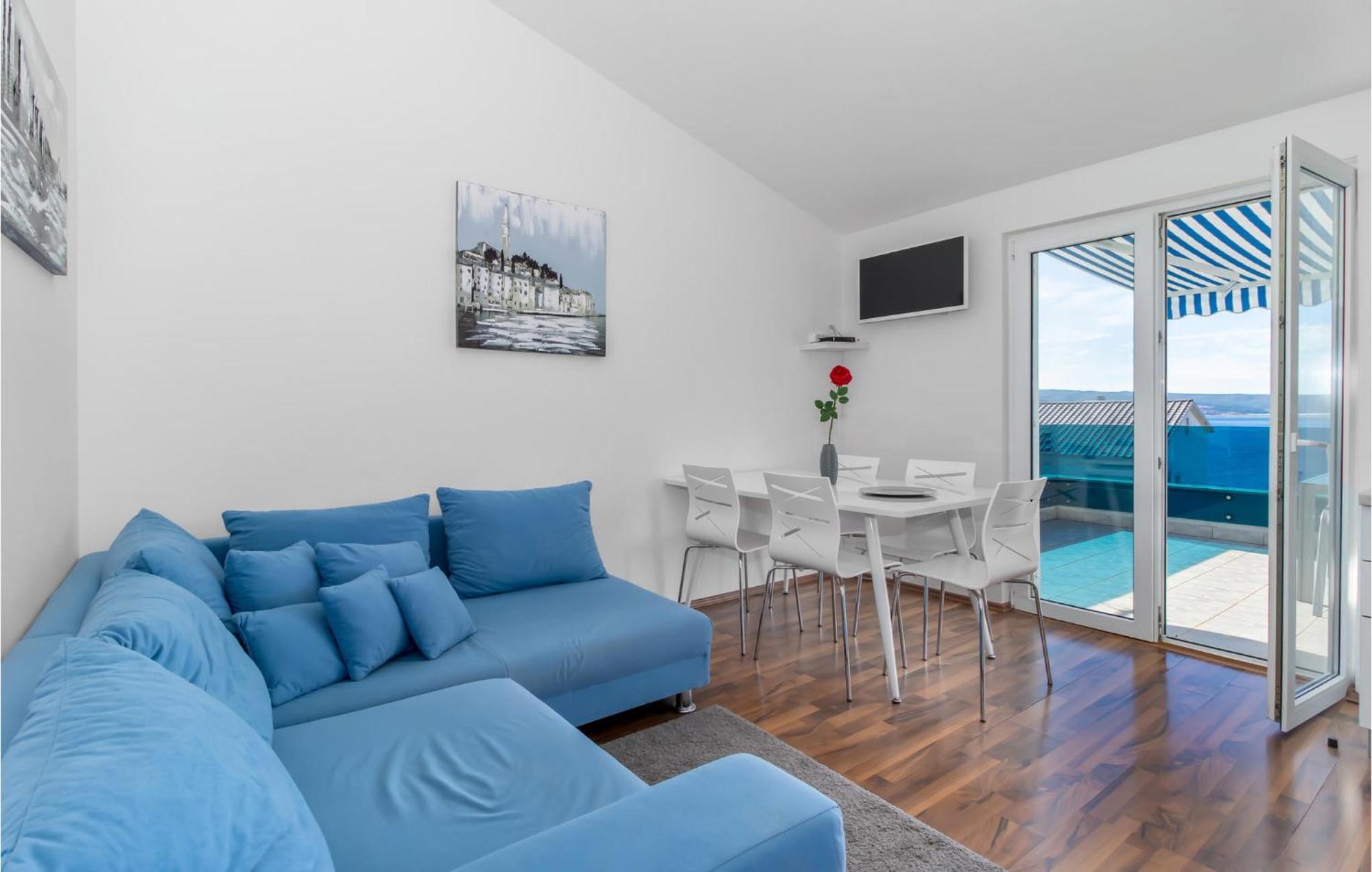 Stunning Apartment In Dramalj With House Sea View מראה חיצוני תמונה